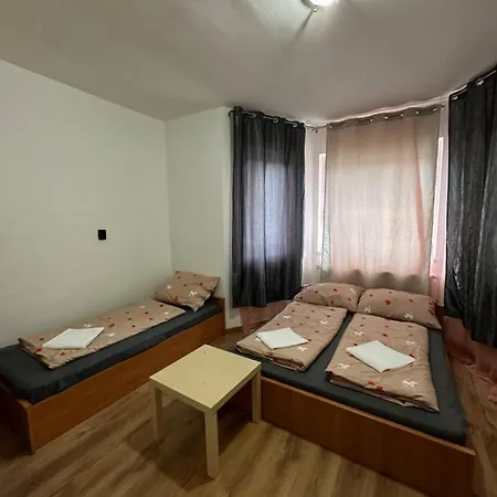 Peregrino Vendeghaz בית הארחה *