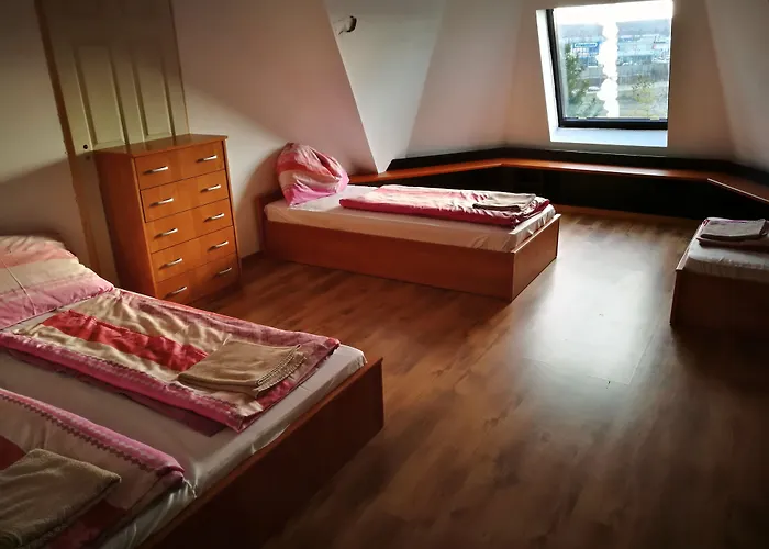 Peregrino Vendeghaz Pensiune Budaörs